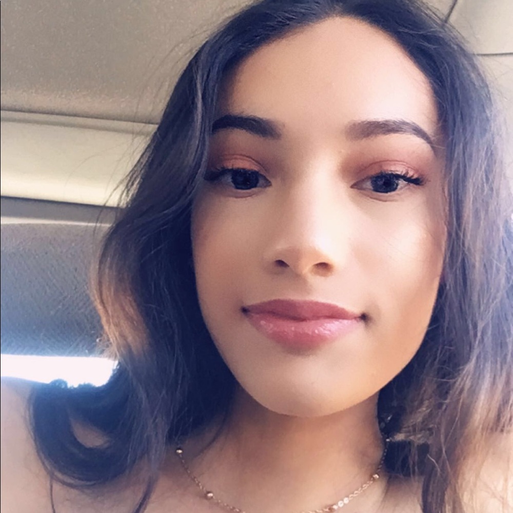 Meet your Posher, Andrea